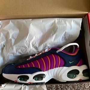 SOLD!   ✨NIKE AIRMAX TAILWIND IV ✨